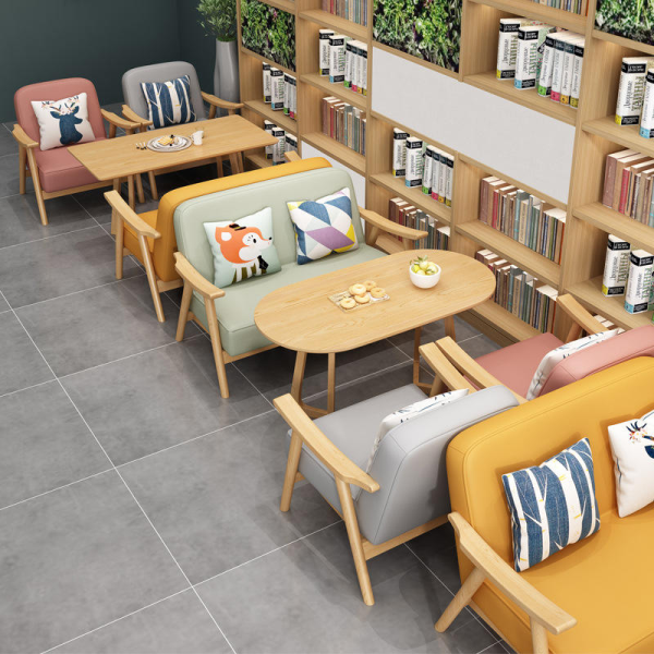 Modern solid wood cafe table and chair combination suitable for restaurant library